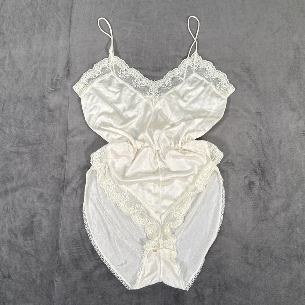 Vintage Womens Cira Lace Nylon Romper Nightie Sexy Feminine Retro Pinup 70s 80s